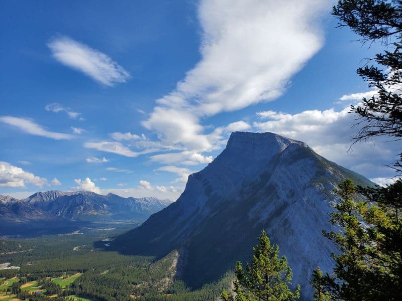 /photos/images/banff behind town.jpg